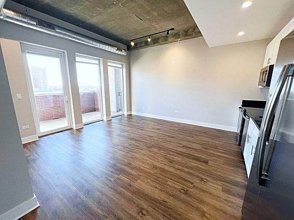 4th image of 3817-45 N Broadway St #3833-614