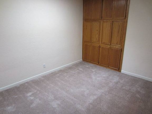 bedroom (1 of 4)