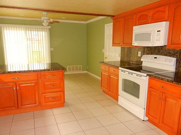 2nd image of 6277 Lido Ct