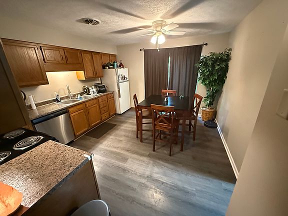 4th image of 1115 Glen Ct