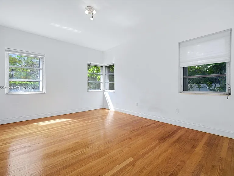 2300 S Miami Ave — Photo 19