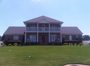 102 Clear View Dr, Sheffield, AL 35660