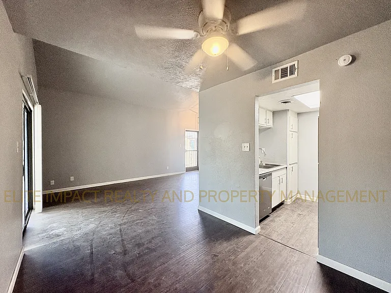 1620 N Wilmot Rd #F231 — Photo 3