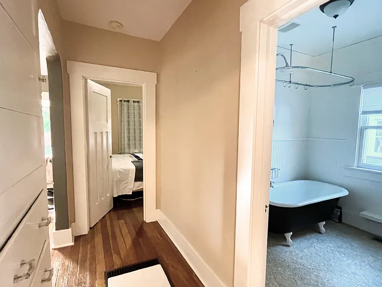 211 NW 16th St — Photo 6