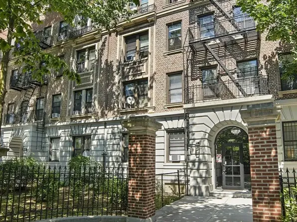 245 Ocean Parkway image 1 of 1