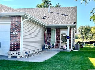 701 Carlton Dr, Lincoln, NE 68512