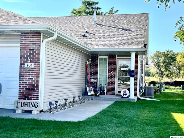 701 Carlton Dr, Lincoln, NE 68512