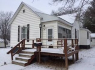 1319 E 8th St, Beardstown, IL 62618
