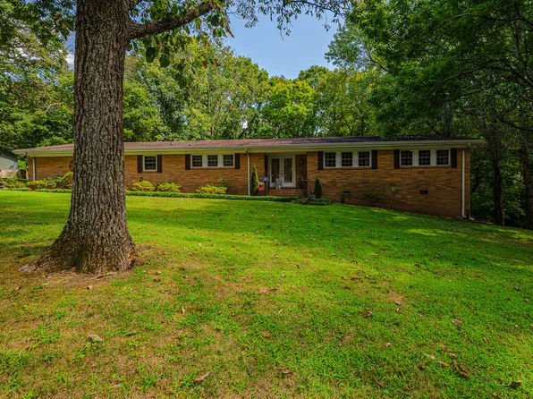 122 Norvell Dr, Signal Mountain, TN 37377