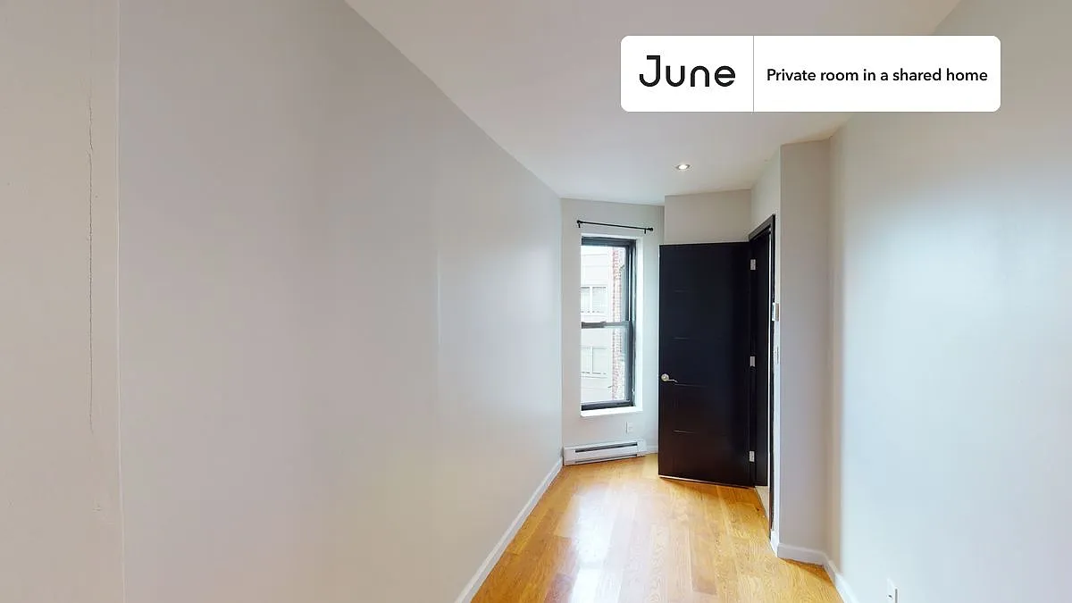 Full bedroom in 3 bed/1 bath home in Upper West Side #1306 B — Photo 2