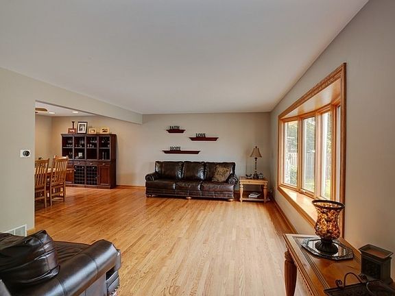 4th image of 7806 Palm Dr