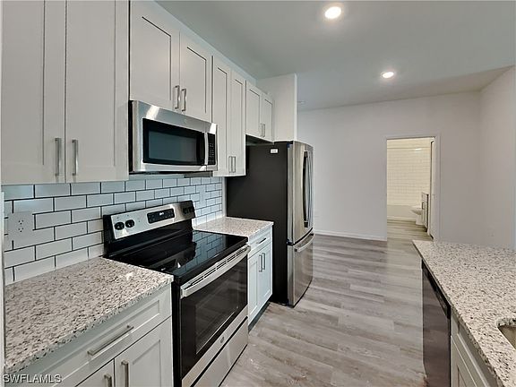 3rd image of 4745-4747 26th St SW