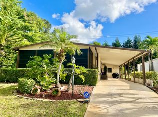 8011 SE Homestead Avenue, Hobe Sound, FL 33455