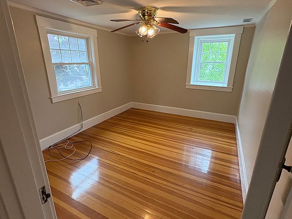 5th image of 71 North Rd #2