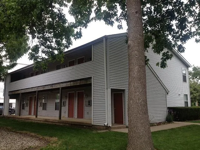 408 E Clark St — Photo 1