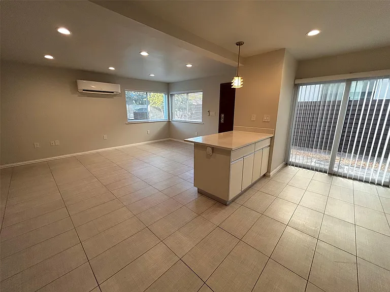 8922 Trone Cir #A — Photo 7