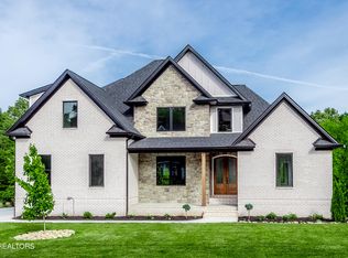 10114 Fox Cove Rd, Knoxville, TN 37922
