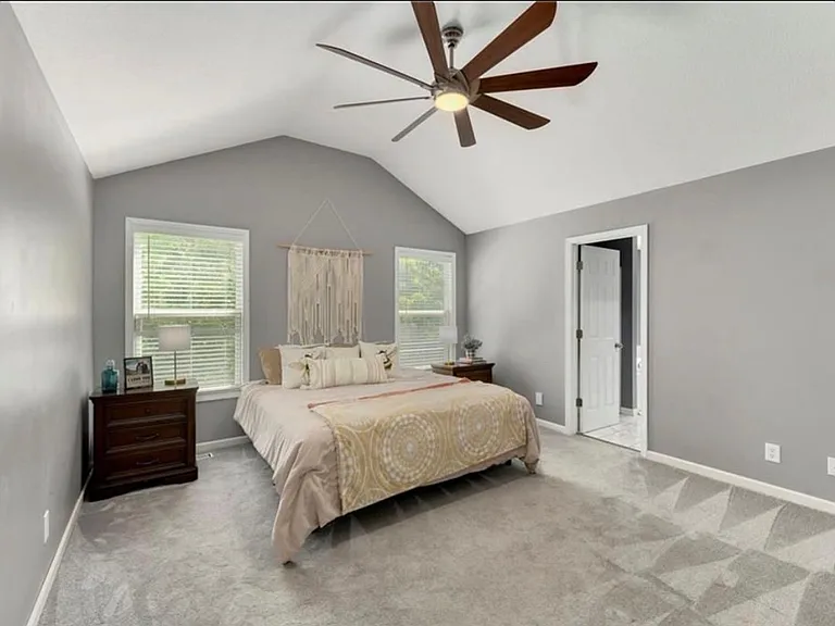 571 Hithergreen Dr — Photo 12