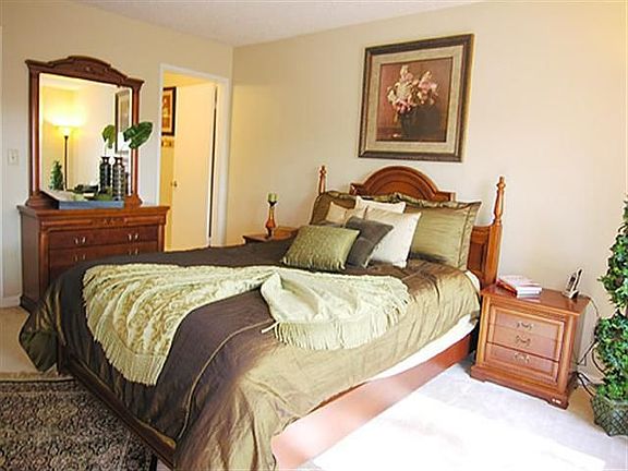 5th image of 888 Cherry Glen Cir