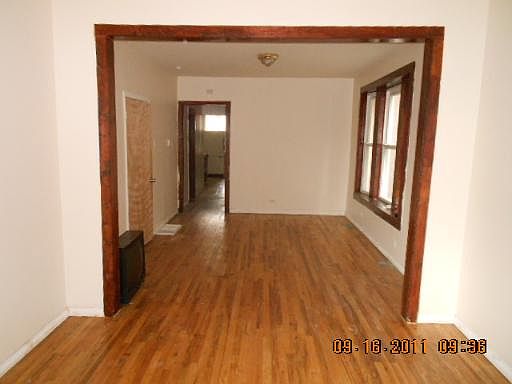 4th image of 1110 S California Ave