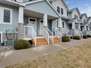 634 Gateway Pl, Woodbury, MN 55129