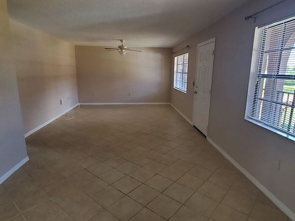 3rd image of 6100 Gulfport Blvd S APT 215