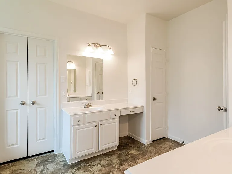 403 Cedar Lake Dr — Photo 12