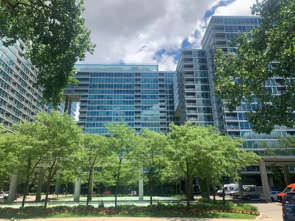 9655 Woods Dr Unit 1208, Skokie, IL 60077