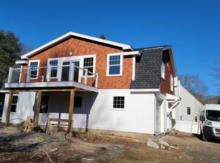 90 Azalea Cir, Kingston, RI 02881