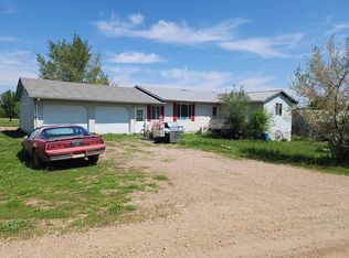 43386 310th St, Yankton, SD 57078