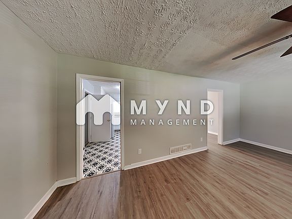 3rd image of 1836 Hillsway