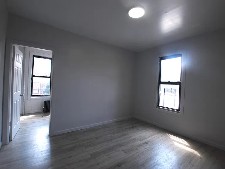 1400 Beach Ave #2 — Photo 10