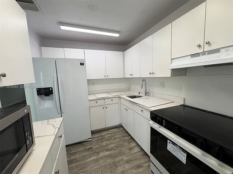 9503 SW 88th Ter #9503 — Photo 4