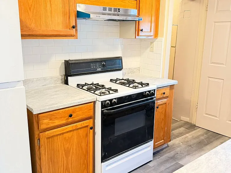 1302 Bunting Ave — Photo 11