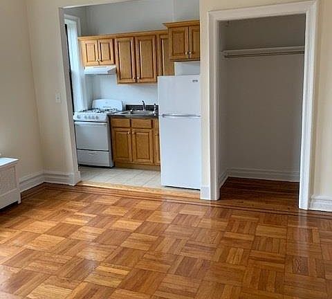 2nd image of 80 Winthrop St APT V3