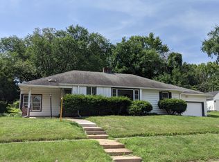 1339 W Logan St, Freeport, IL 61032