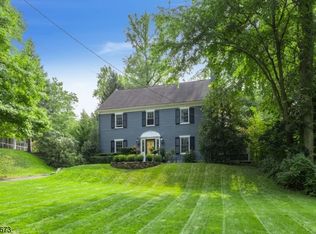 89 Hathaway Ln, Essex Fells, NJ 07021