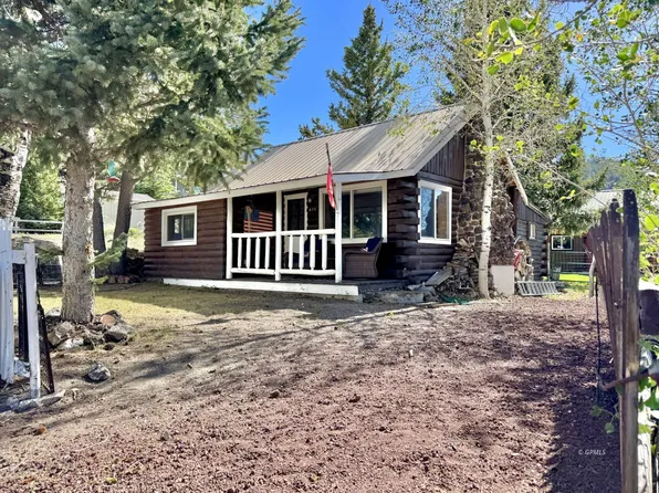 870 S Bluebird Hl, Panguitch, UT 84759