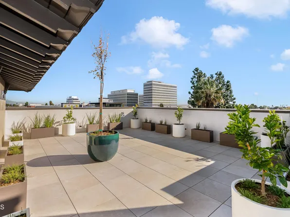 139 S Oak Knoll Ave #101, Pasadena, CA 91101