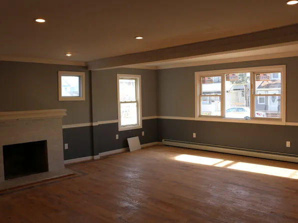 12202 Grayson St, Springfield Gardens, NY 11413