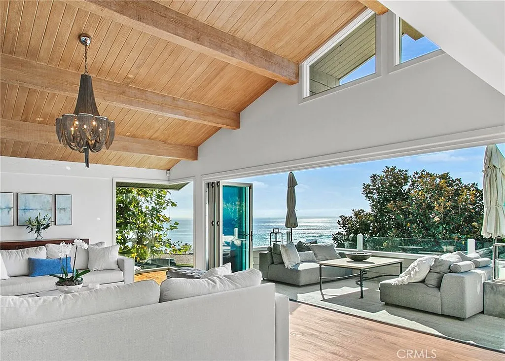 4 bed, 4.5 bath, 5200 sqft, $45,000 — Photo 1