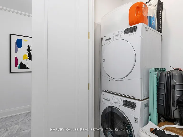 151 Avenue Rd #805 — Photo 39