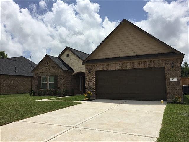 1st image of 127 Majestic Oak Cir