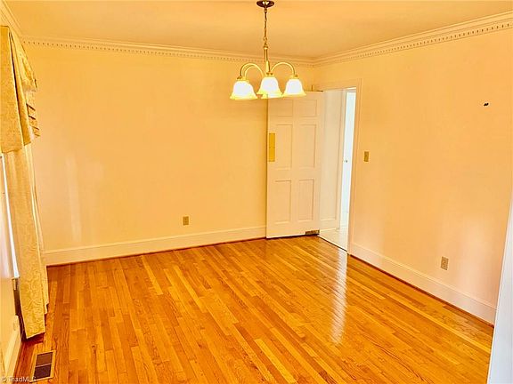 5th image of 165 Glenmoor Dr