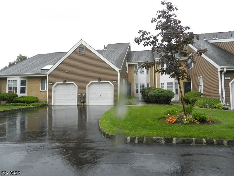 1st image of 294 Araneo Dr