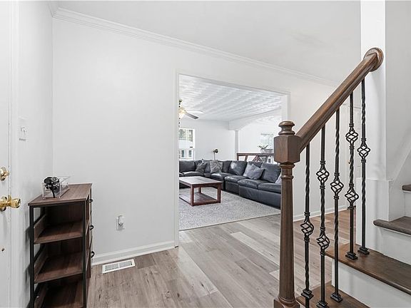 5th image of 2236 Maltby Ave