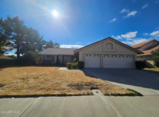 2002 Willowbrook Ave, Palmdale, CA
