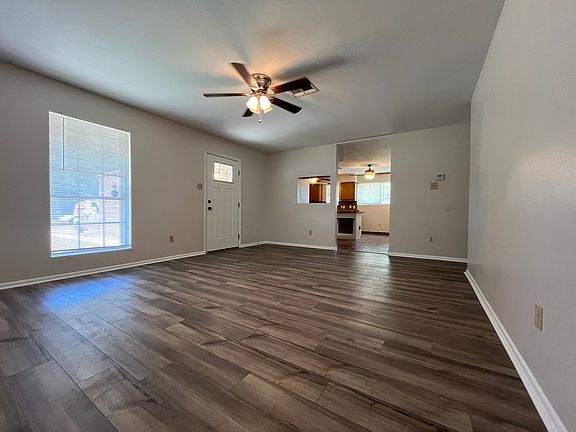 4th image of 2344 Palm Dr