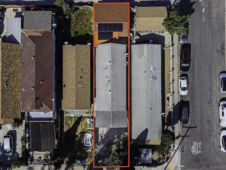 4188 Nordica Ave — Photo 2