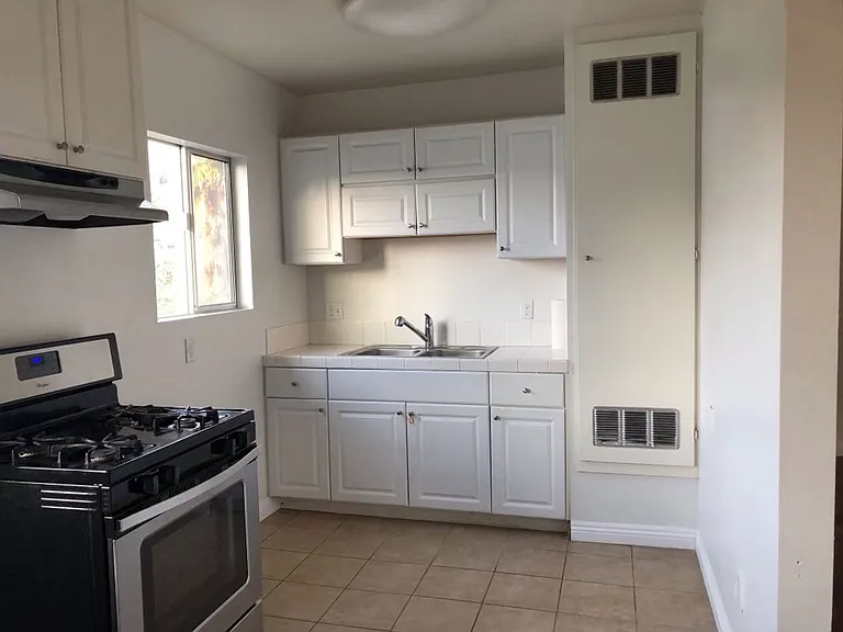 540 N Madison Ave #4 — Photo 7